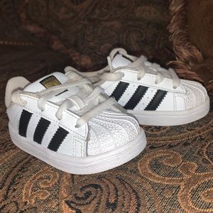 Adidas superstar